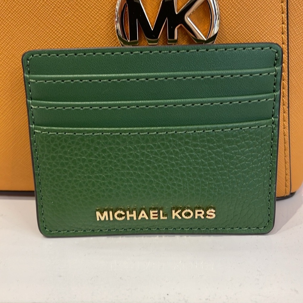 MICHAEL KORS
Large Pebbled Leather Card Holder Case
Fern Green 
NWT - Picture 16 of 16